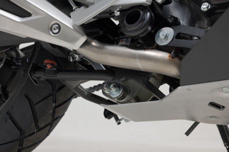 Κεντρικό σταντ SW-MOTECH για HONDA NC750X τοποθετημένο στη μοτοσυκλέτα