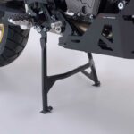 Κεντρικό σταντ SW-MOTECH τοποθετημένο σε Suzuki V-Strom 800DE 2022 μοντέλο