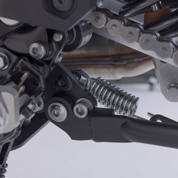 Κεντρικό σταντ SW-MOTECH τοποθετημένο σε Suzuki V-Strom 800DE 2022 μοντέλο