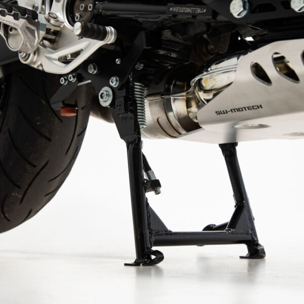 Κεντρικό σταντ SW-MOTECH τοποθετημένο σε BMW R nineT Pure