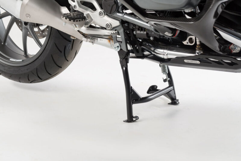 W-MOTECH κεντρικό σταντ για BMW R1200/R1250 R & RS, σε μαύρο χρώμα με στιβαρή ατσάλινη κατασκευή και εύκολη τοποθέτηση.