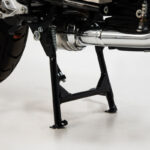 SW-MOTECH κεντρικό σταντ για BMW R nineT Urban G/S & Scrambler (2016–), σε μαύρο χρώμα με ατσάλινη κατασκευή και αντικοροϊδική προστασία.