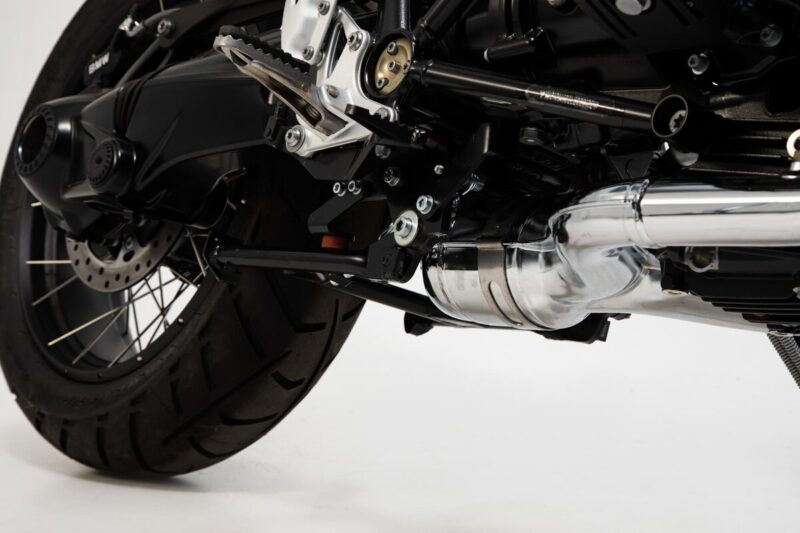 SW-MOTECH κεντρικό σταντ για BMW R nineT Urban G/S & Scrambler (2016–), σε μαύρο χρώμα με ατσάλινη κατασκευή και αντικοροϊδική προστασία.