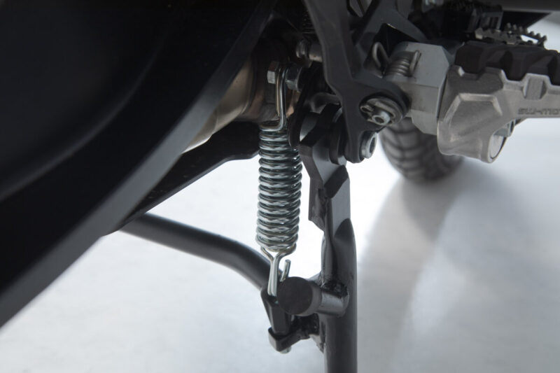 Κεντρικό σταντ για KTM 890 Adventure από SW-MOTECH – αντοχή, σταθερότητα και plug & play εγκατάσταση.