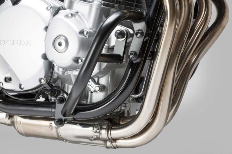 Crash bar Honda CB1100 σε μαύρο χρώμα – Ατσάλινα προστατευτικά SW-Motech