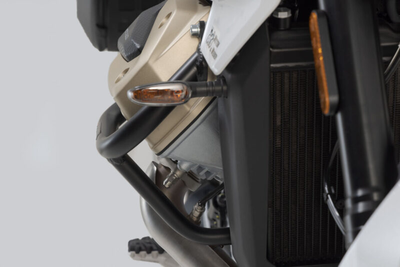 SW-MOTECH προστατευτικά κάγκελα για Moto Guzzi V100 Mandello / Stelvio – Μαύρα
