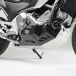Προστατευτική ποδιά SW-MOTECH για Honda NC750 DCT – Ασημί με μαύρα πλαϊνά