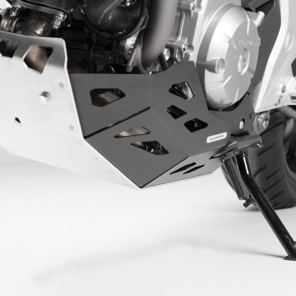 Προστατευτική ποδιά SW-MOTECH για Honda NC750 DCT – Ασημί με μαύρα πλαϊνά