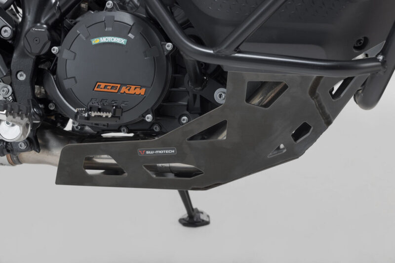 Ποδιά κινητήρα SW-MOTECH μαύρη για KTM 1290 Super Adventure – ανθεκτική και ειδικά σχεδιασμένη