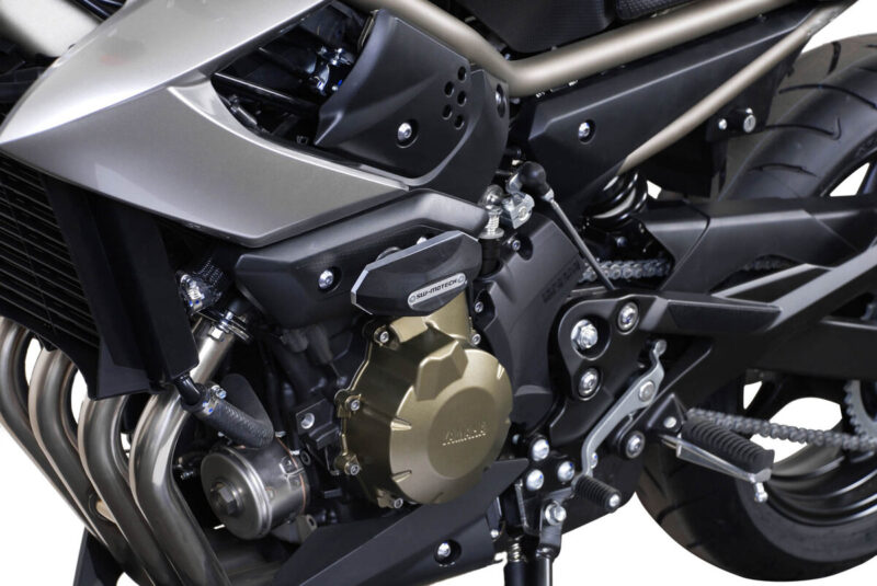 Μανιτάρια προστασίας SW-MOTECH για Yamaha XJ6 / Diversion – CNC-κατεργασμένα αλουμινένια στηρίγματα και κεφαλές PA6 για πλήρη προστασία πλαισίου