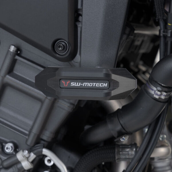 Μανιτάρια προστασίας SW-MOTECH για Yamaha MT-10 – μαύρο/ασημί crash pad σετ για μέγιστη προστασία πλαισίου και κινητήρα