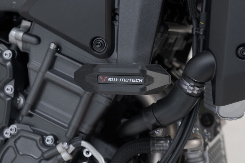 Μανιτάρια προστασίας SW-MOTECH για Yamaha MT-10 – μαύρο/ασημί crash pad σετ για μέγιστη προστασία πλαισίου και κινητήρα