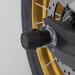 Μανιτάρια προστασίας εμπρός άξονα SW-MOTECH για BMW & CBR1000RR-R – μαύρα με κόκκινο λογότυπο