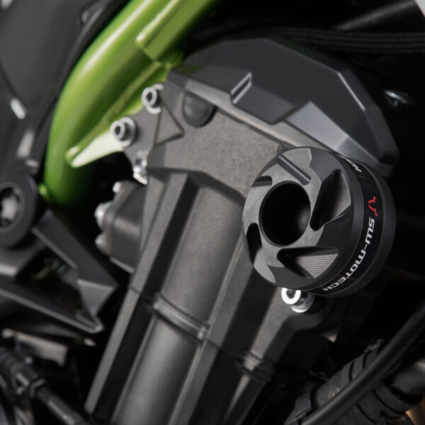 Μανιτάρια προστασίας SW-MOTECH για Kawasaki Z900 – μαύρα frame sliders με ατσάλινη βάση και κεφαλές πολυαμιδίου
