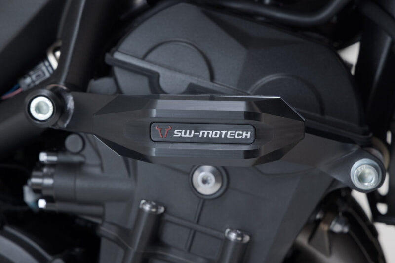 Μανιτάρια προστασίας SW-MOTECH σε μαύρο/ασημί για Triumph Street Triple 675 – πλαϊνή προστασία πλαισίου και κινητήρα